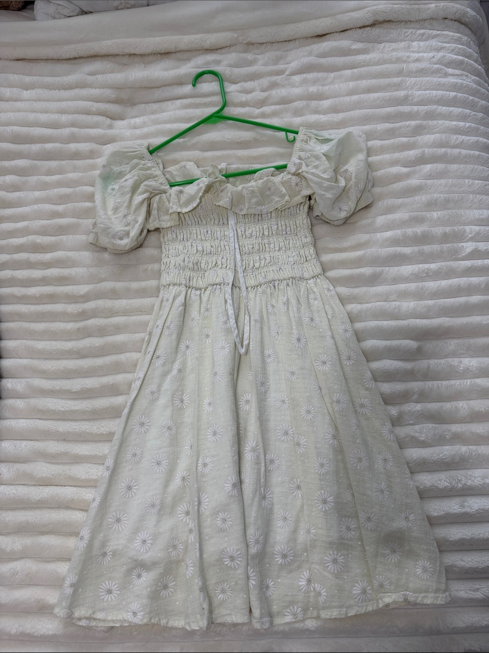 Smocked Puff-Sleeve Cream Daisy-Embroidered Casual Dress